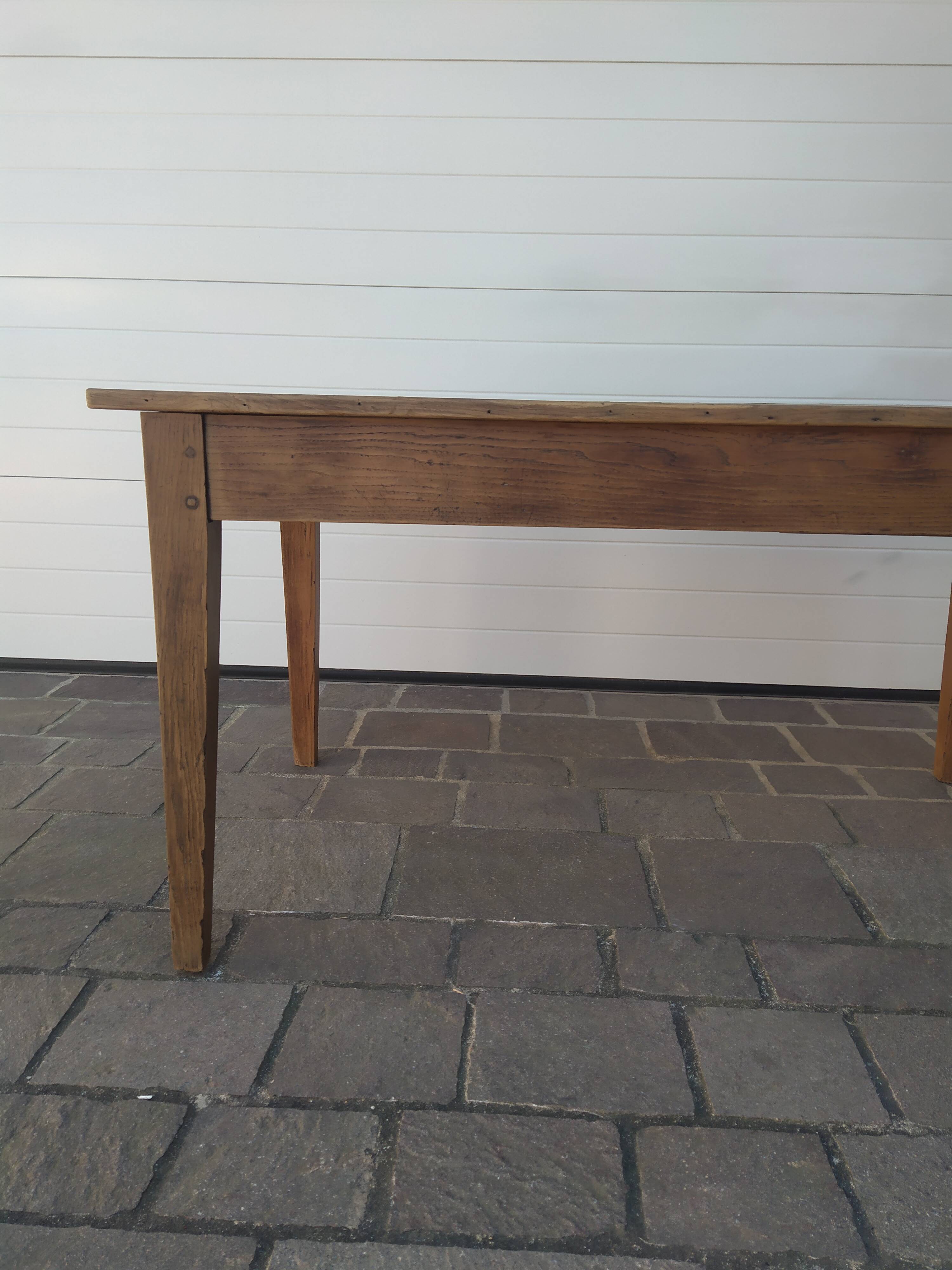 Farm table