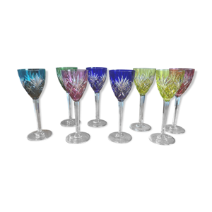 Ensemble de huit verres à vin