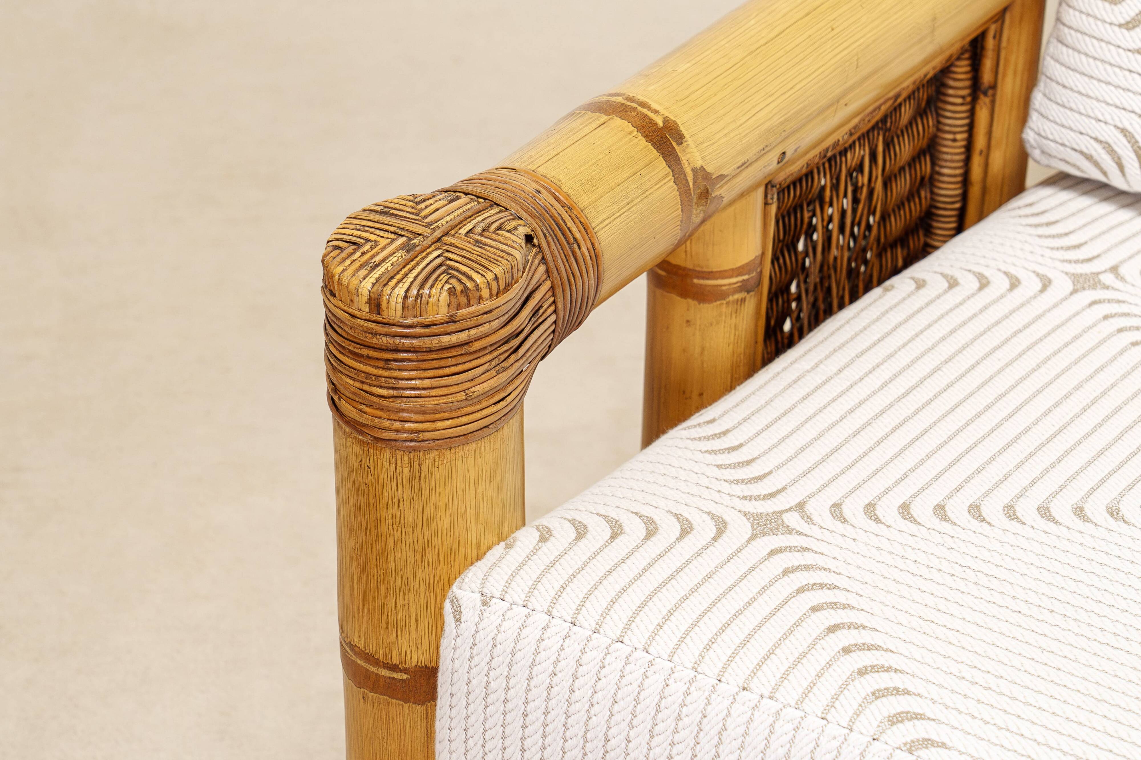 Paire de fauteuils en bambou, coussins Pierre Frey, travail français, vers 1960-70