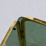 Table basse italienne du milieu du siècle en laiton et verre fumé