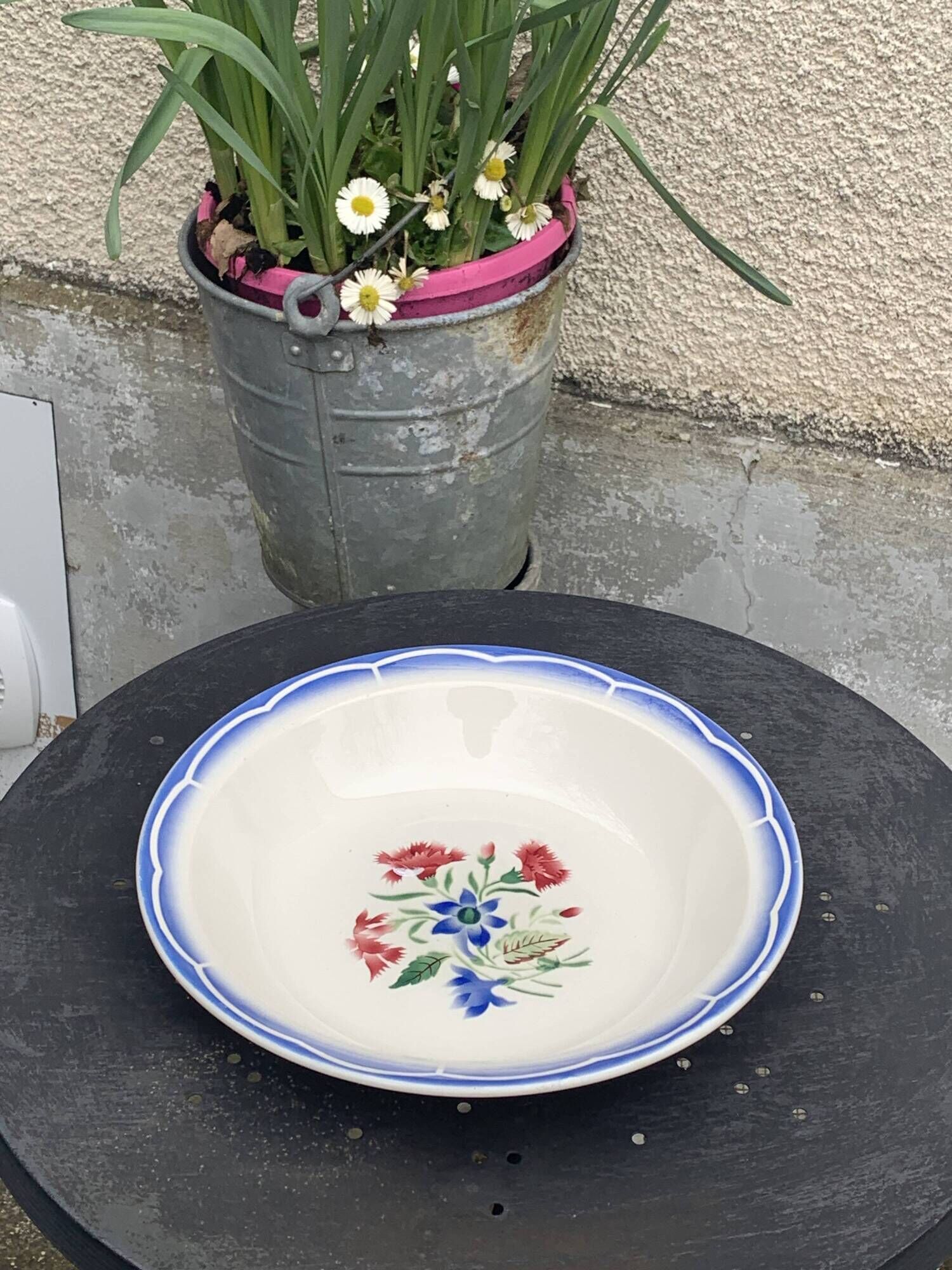 Lot composed of a deep dish and two small serving dishes, Elorn, digoin and sarreguemines model