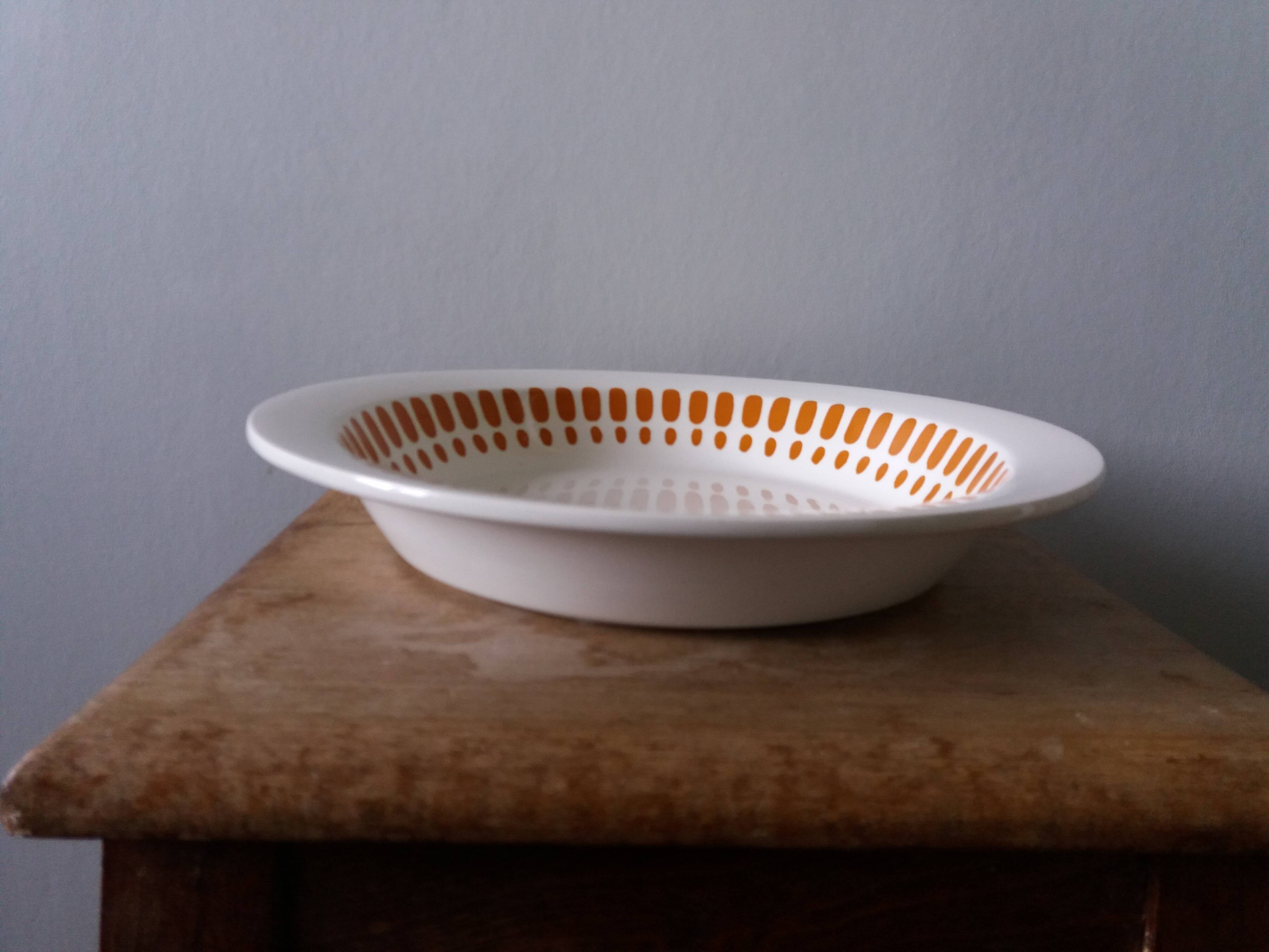Hollow vegetable dish salad bowl 70s space age