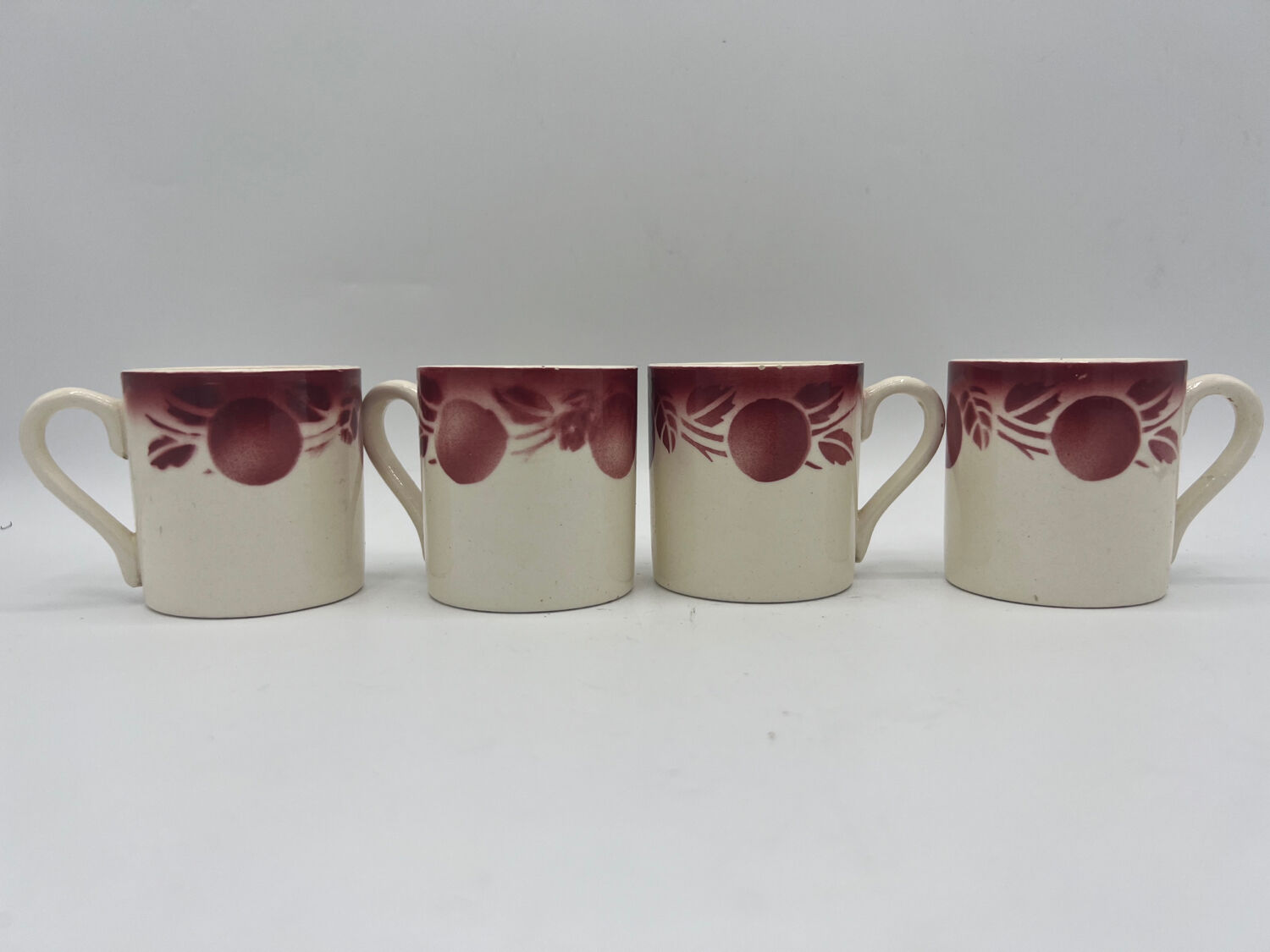 Lot of vintage cups