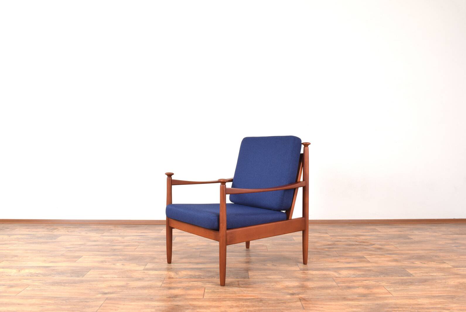 Fauteuil de salon danois du milieu du siècle, années 1960.
