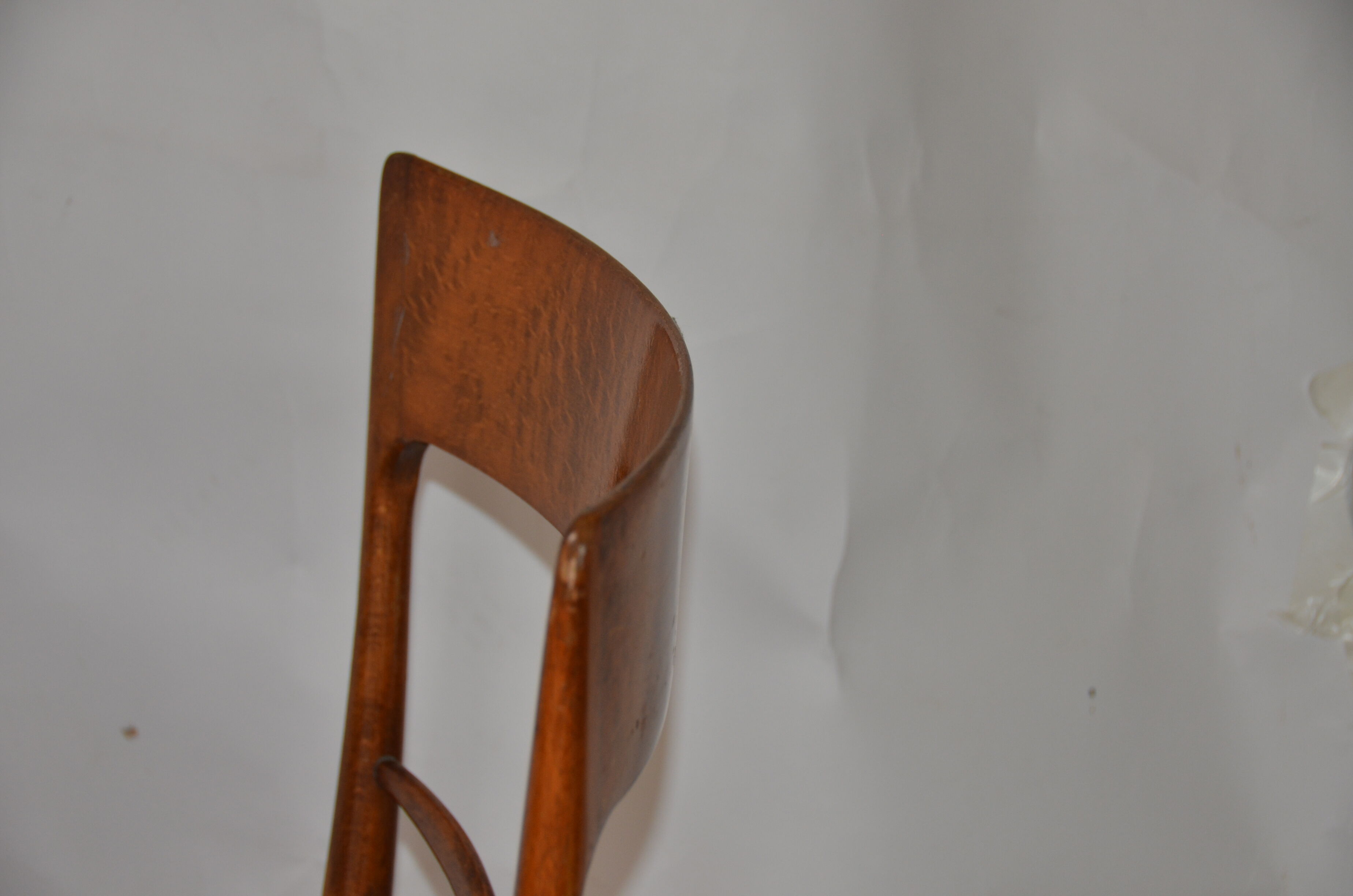 Series of six wooden chairs