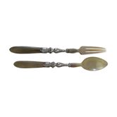Salad cutlery