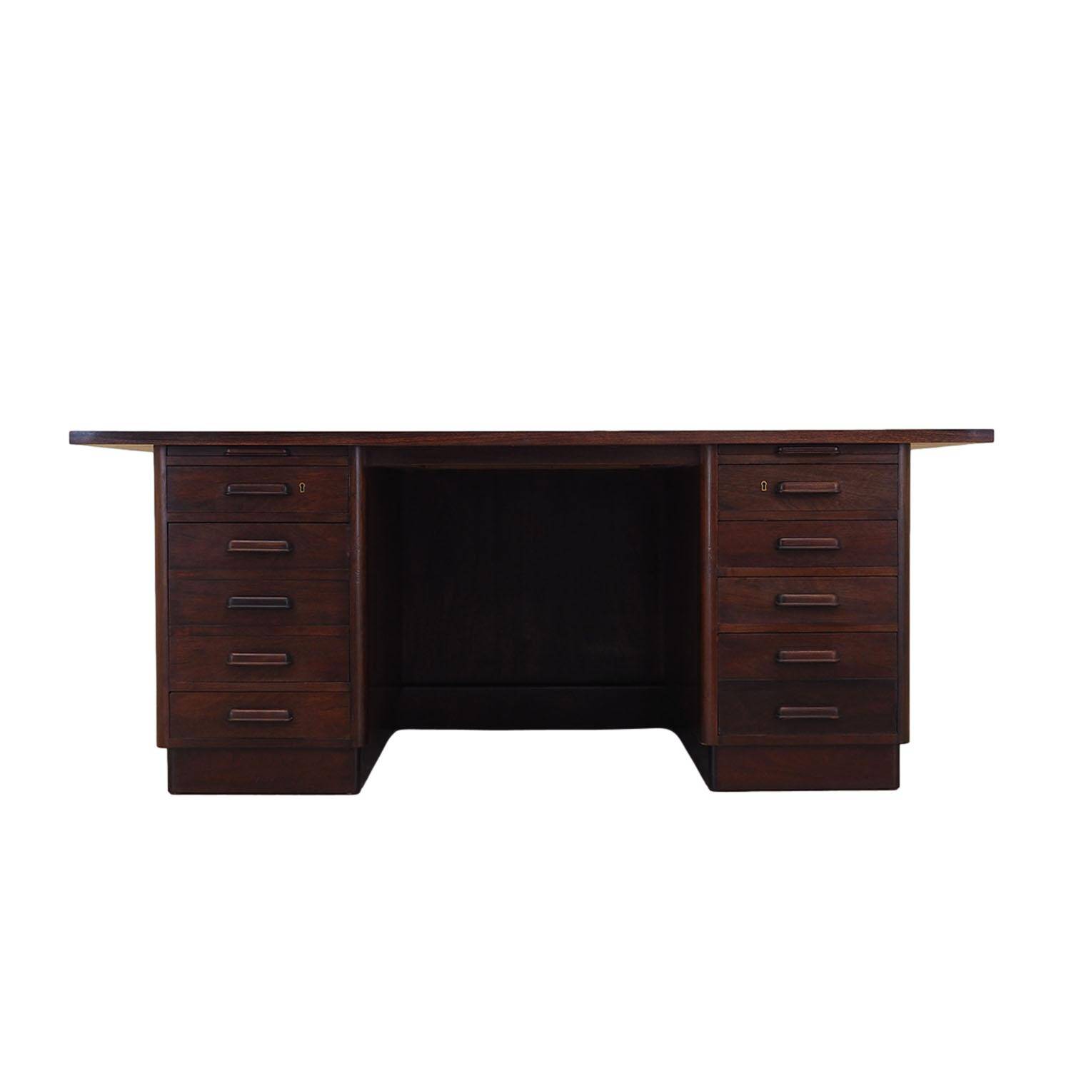 Bureau danois en noyer, années 1960