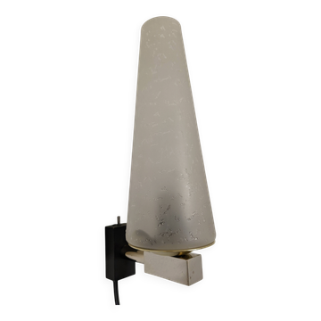 Applique moderniste en verre et laiton Maison Arlus, France vers 1950