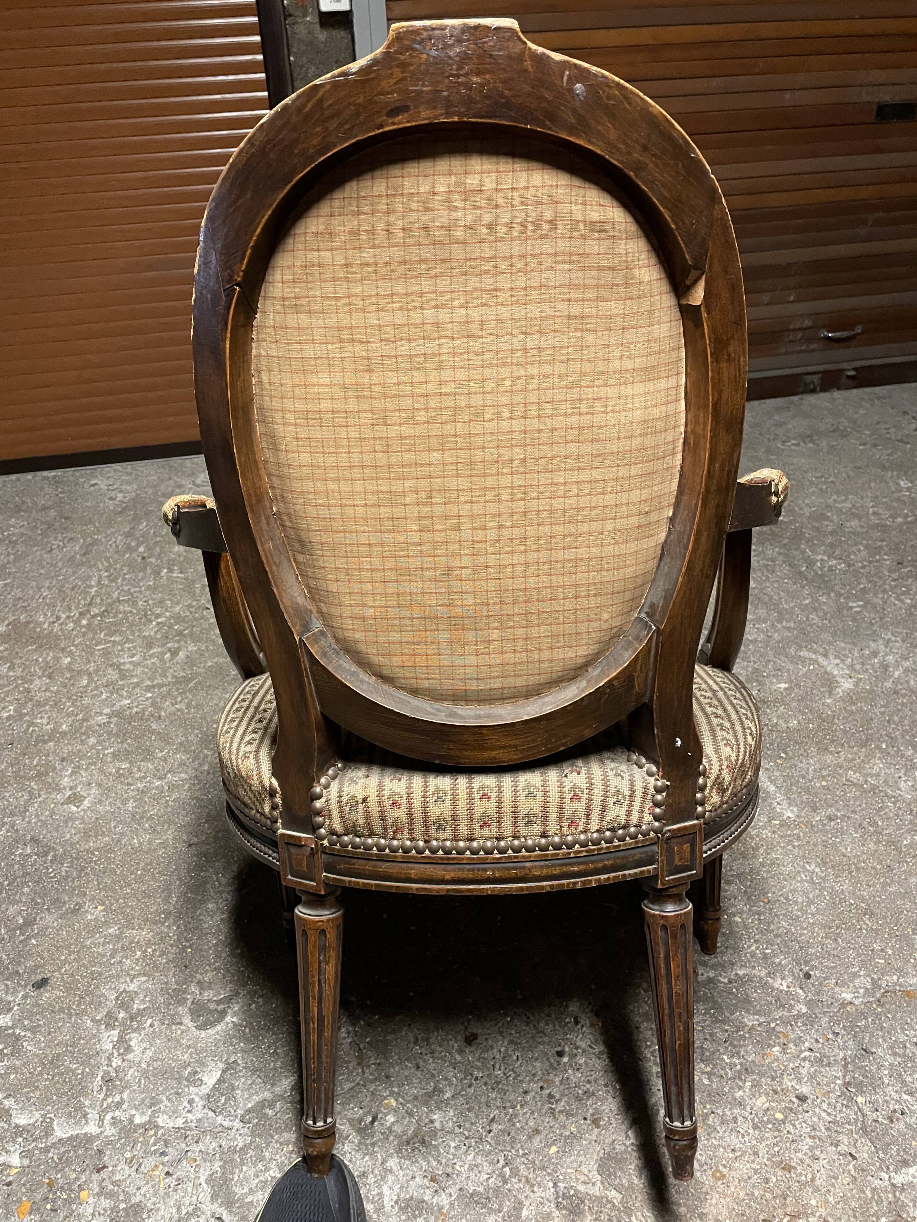 Paire de fauteuils bergère Louis XVI
