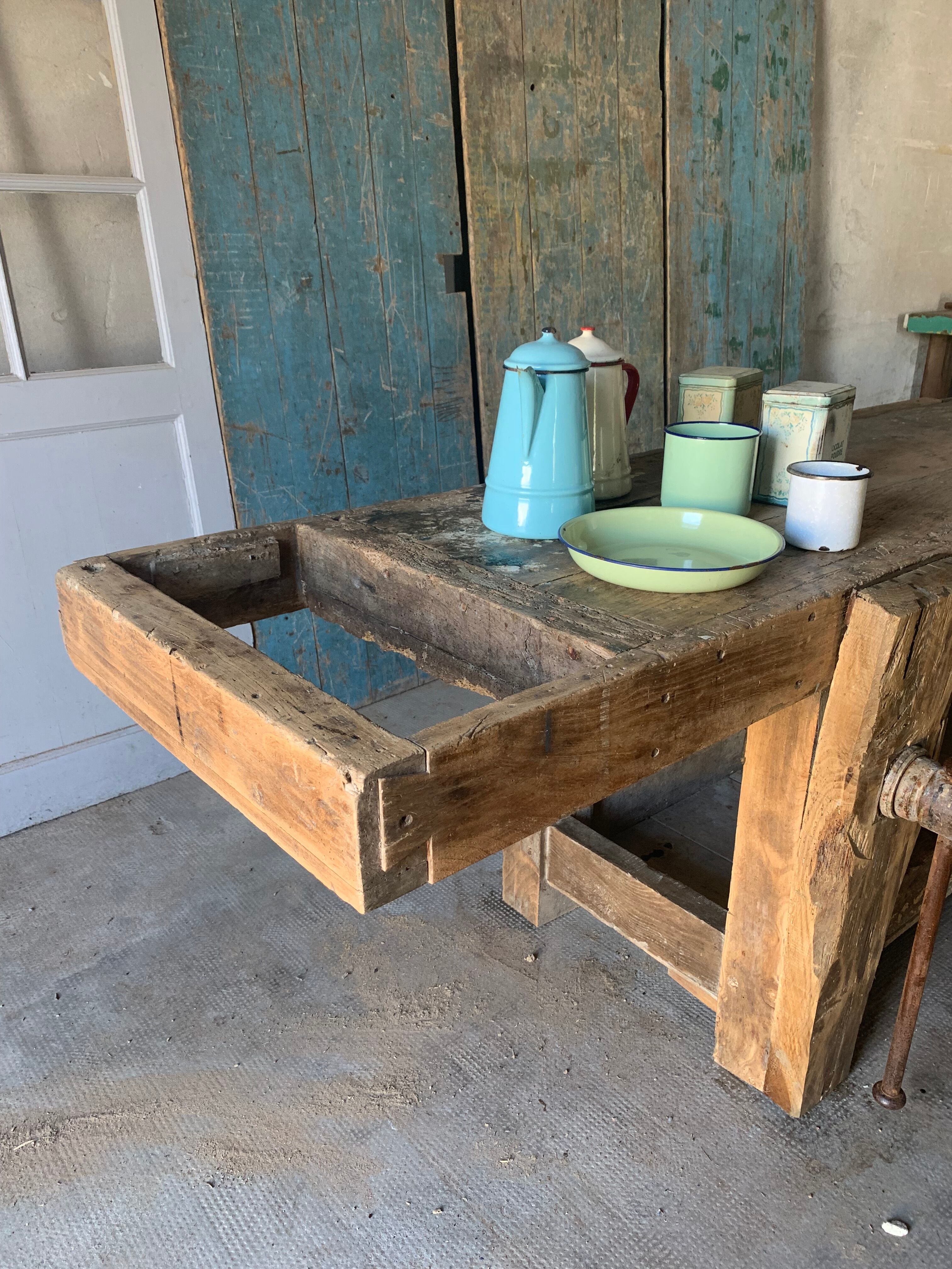 Carpenter's establishment