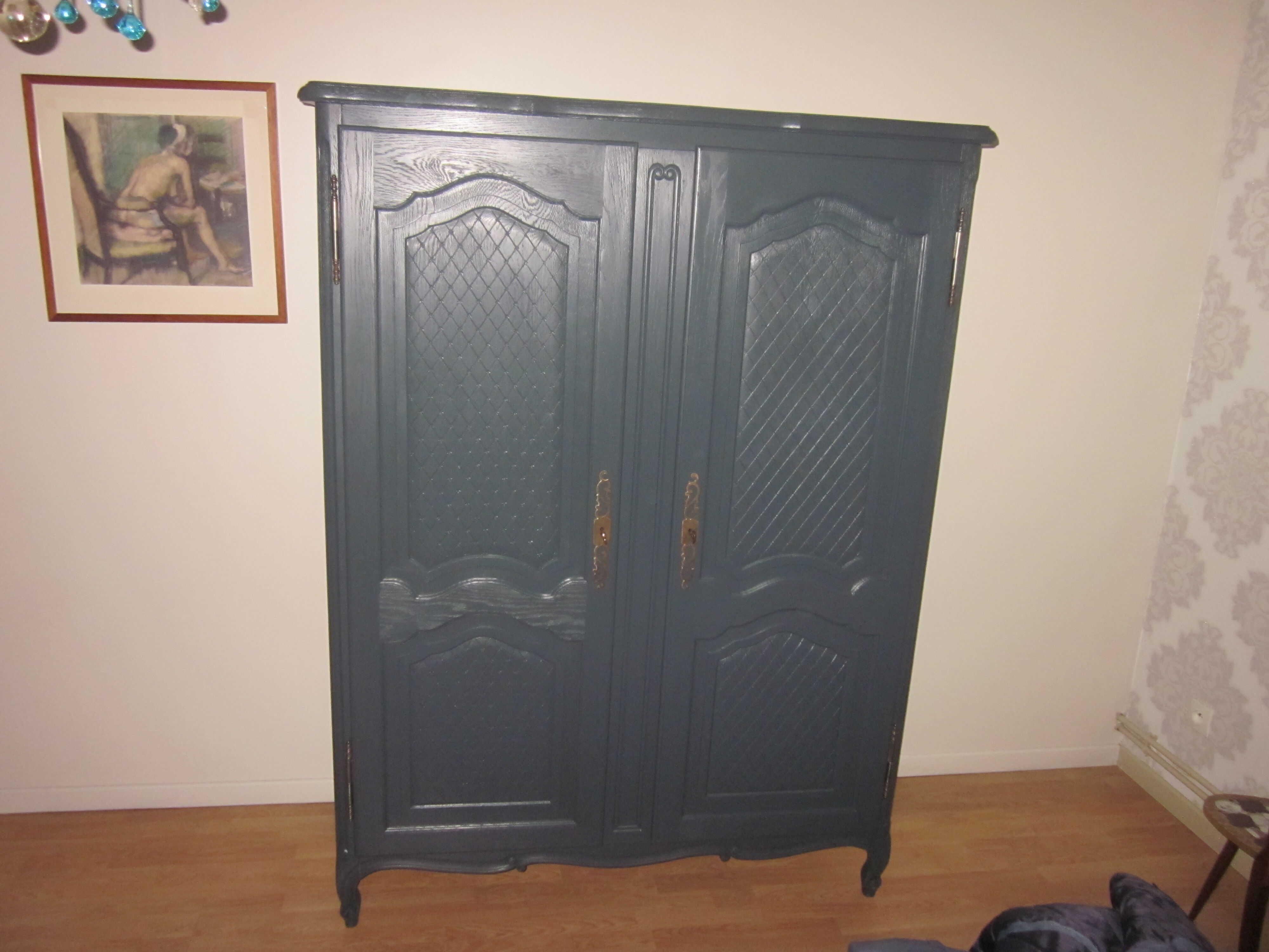 Old anthracite grey cabinet