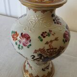 Small porcelain pot hand-painted by Samson Paris, Compagnie d style.