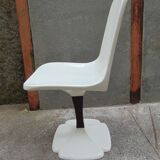 Salon signed Gautier, Table and four chairs Tulip Design