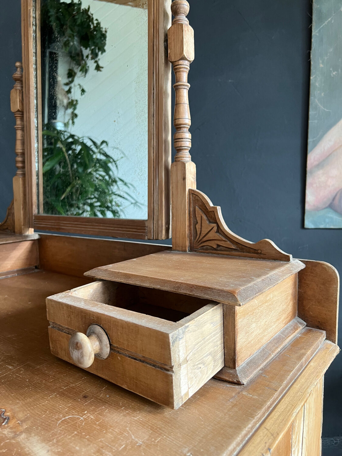 Pine dressing table