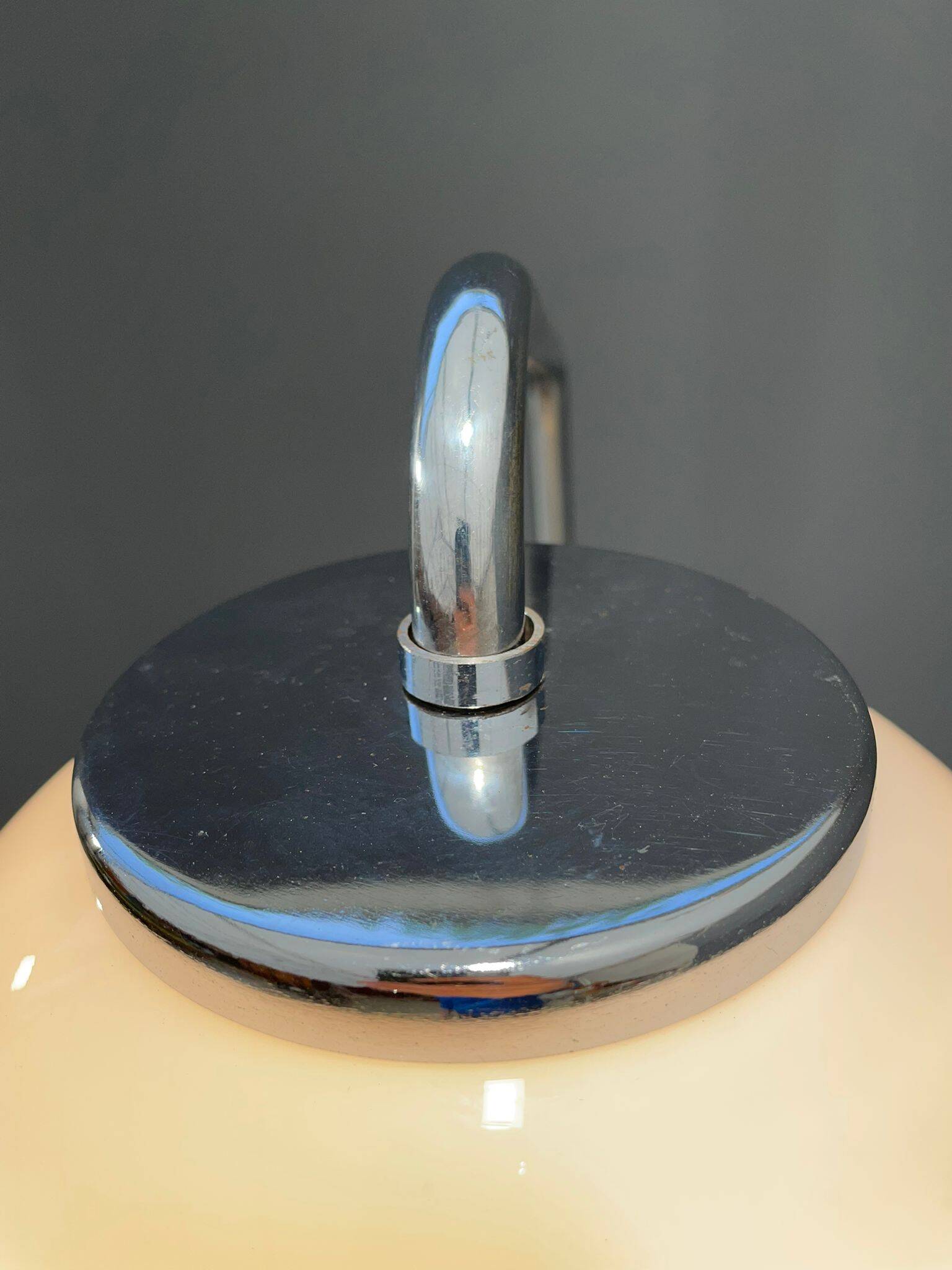 Lampadaire Art Déco avec verre laiteux et table d'appoint, Thonet, années 1950 – Czechos