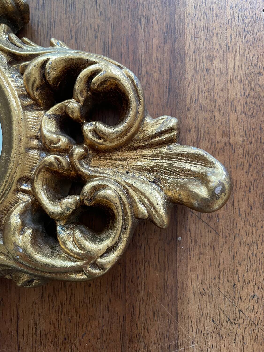 Golden rockery mirror