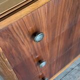 Vintage showcase library