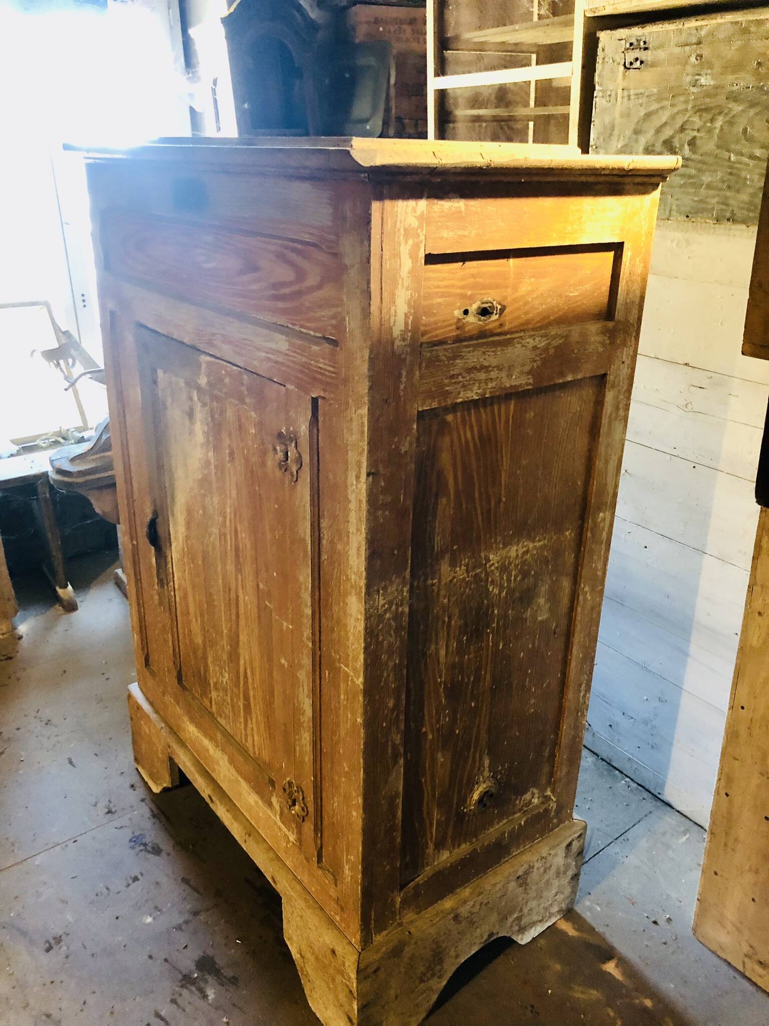Large Fridge - Cabinet in a pretty Dijon patina from the 1900s
