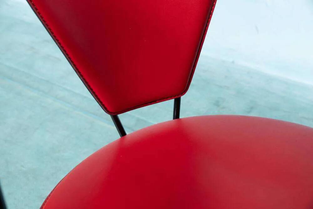 Ensemble de 4 chaises Linda, design italien des années 1980.