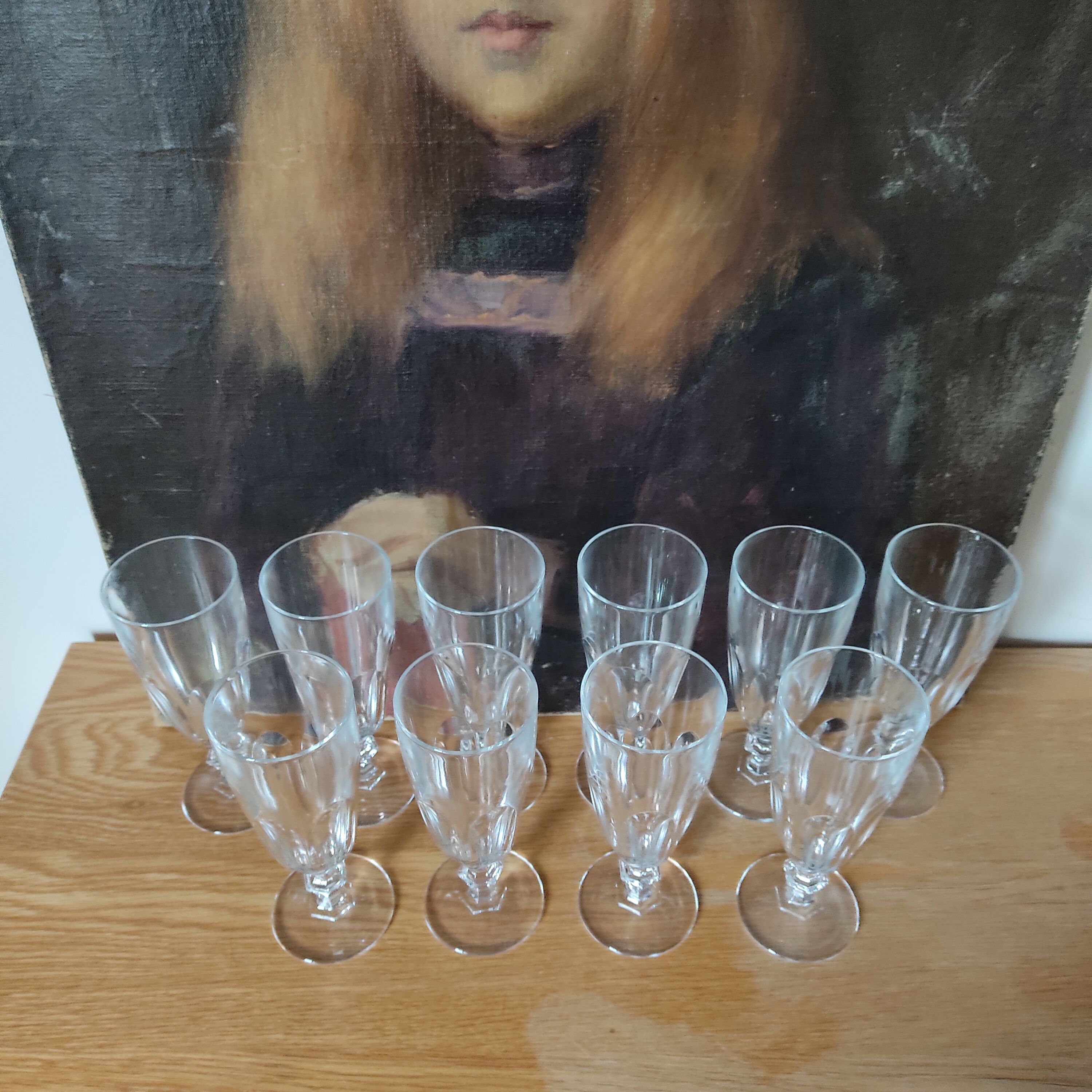10 crystal flutes