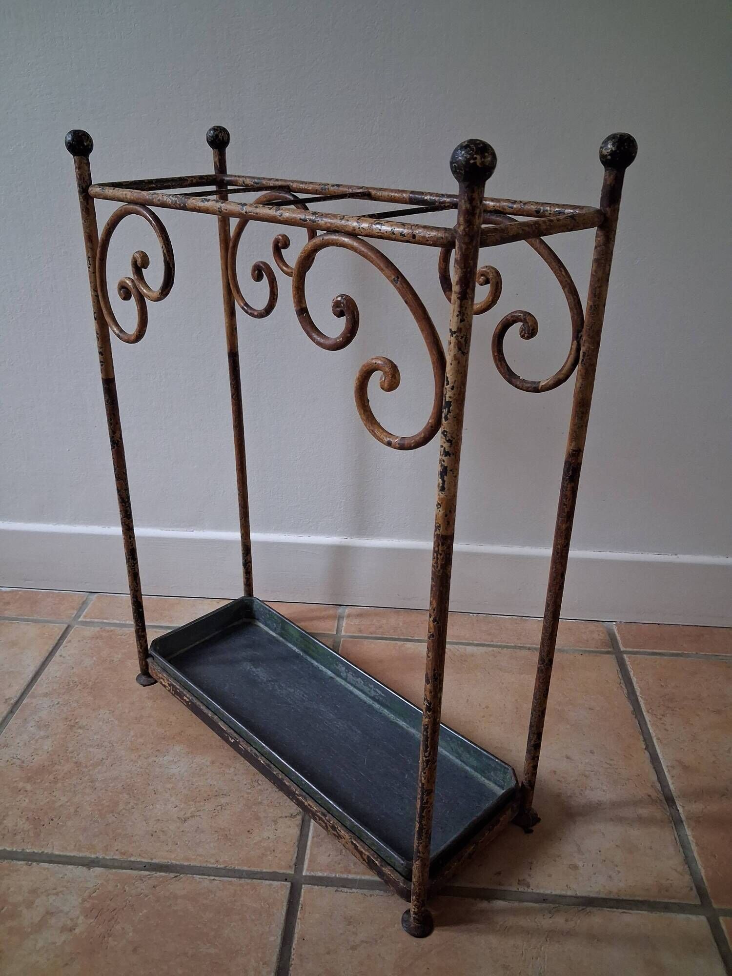 Umbrella stand