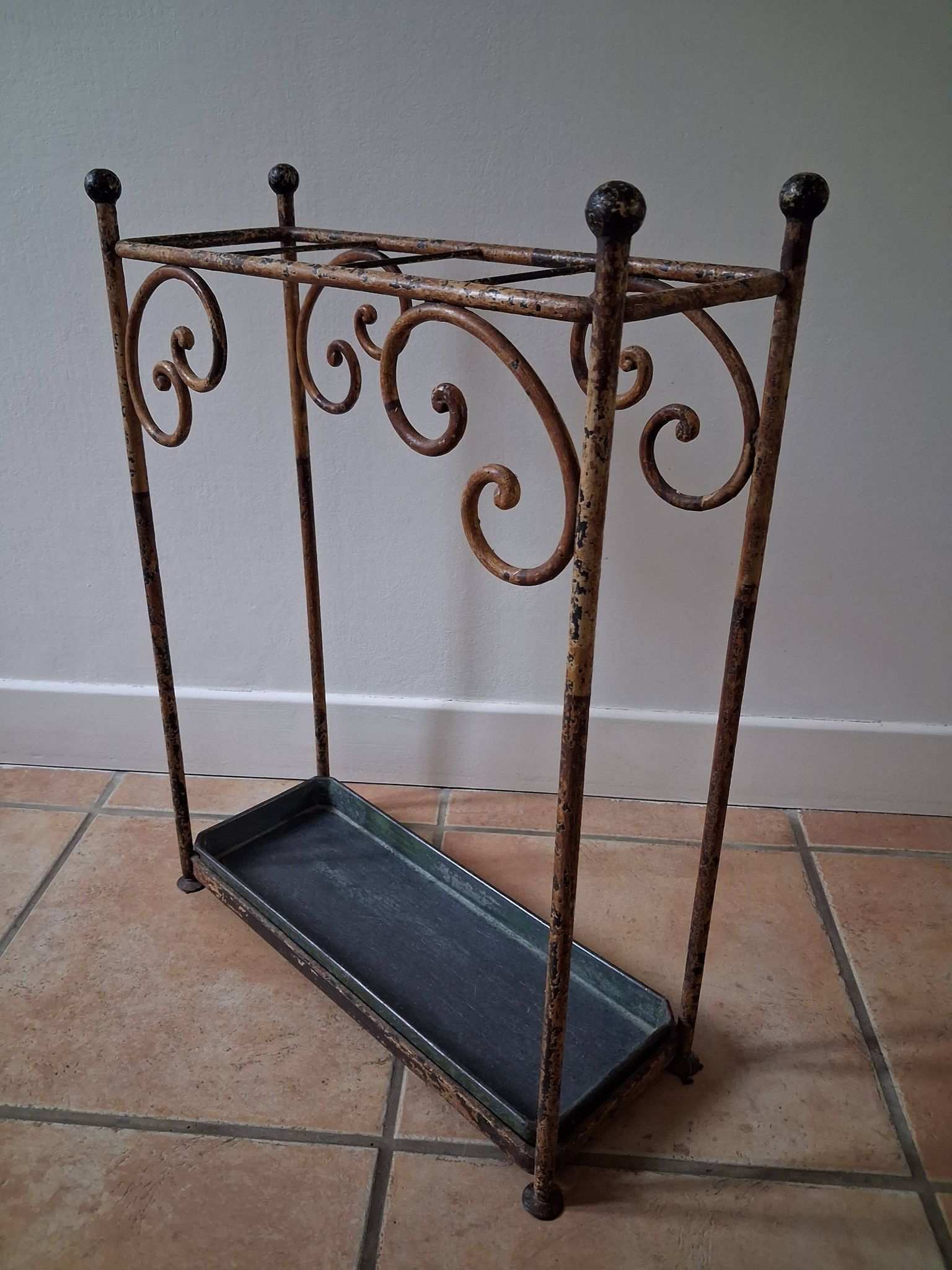 Umbrella stand