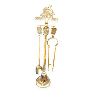 Brass fireplace set with 4 accessories.