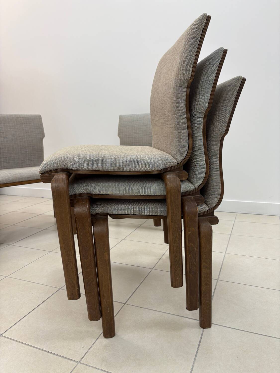 Chaises en noyer encastrable, Sauder designare, années 1960, USA