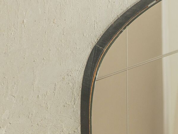 Miroir classique des années 1950 avec cadre en bois laqué noir et deux éléments en laiton