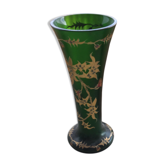 Vase décoré en pâte de verre