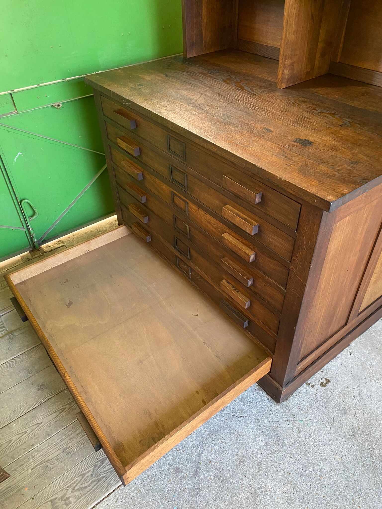 Craft furniture with vintage architect plans in solid oak