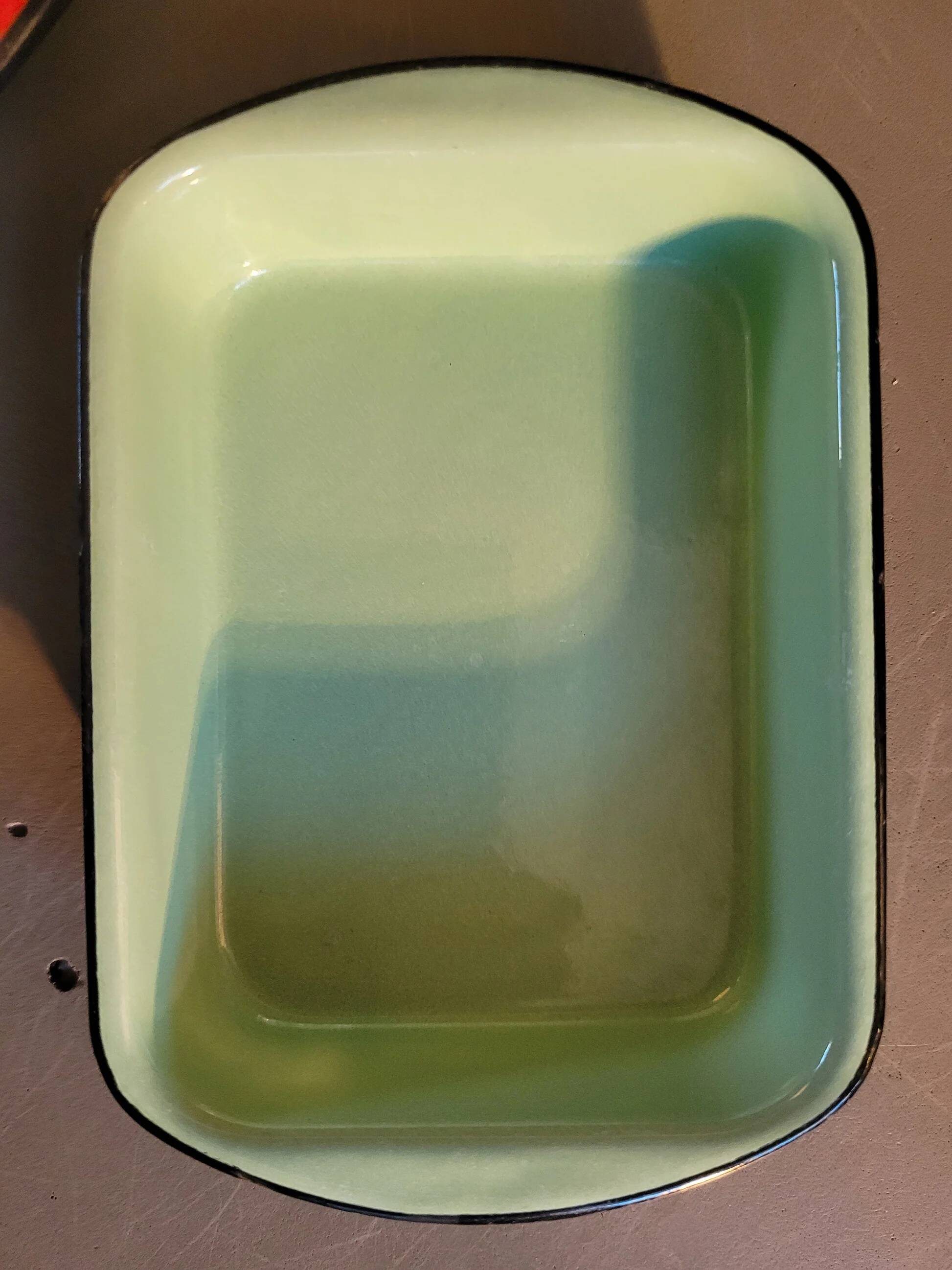 Lot de 4 raviers / plats en fonte émaillée