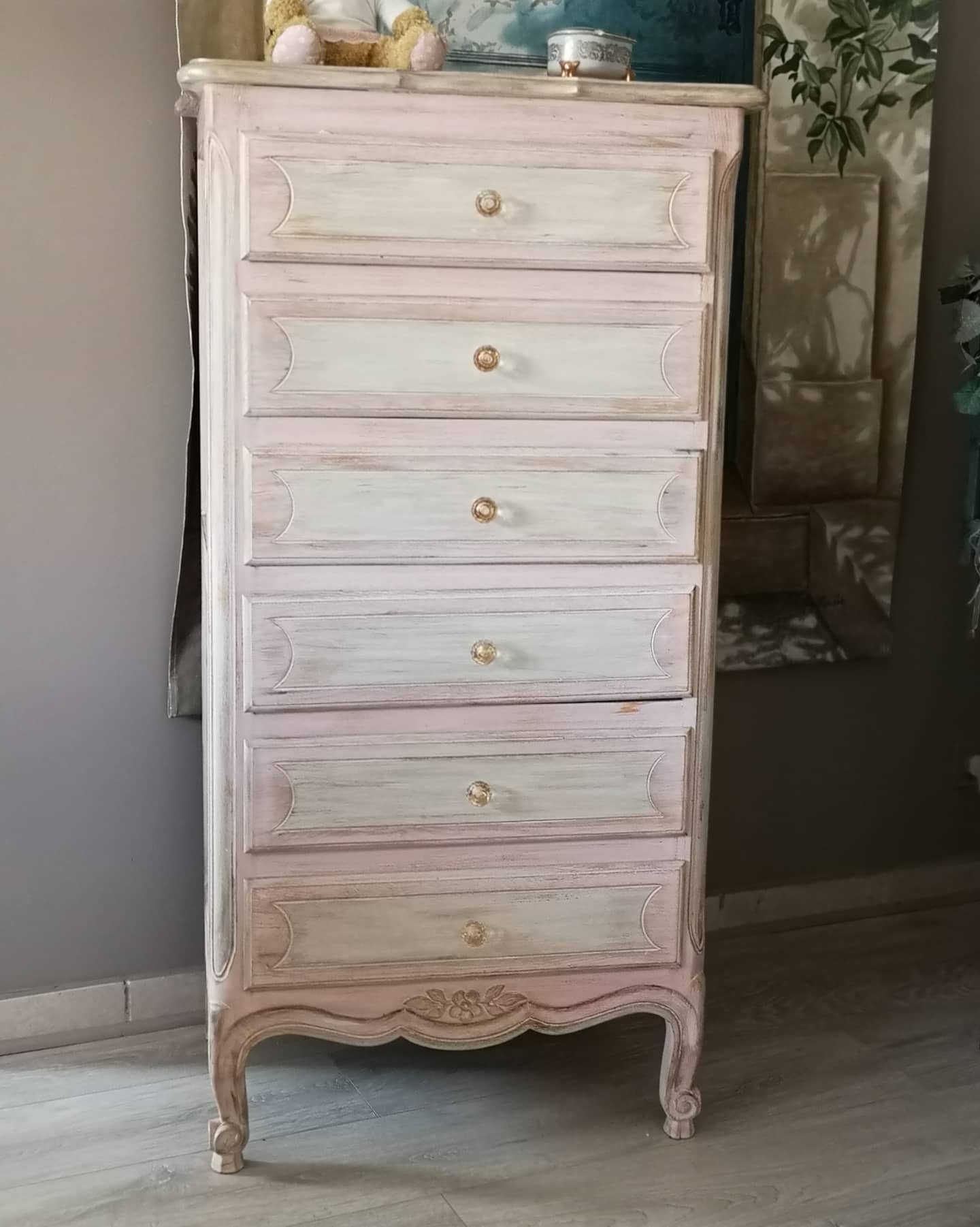 Convenient chiffonnier