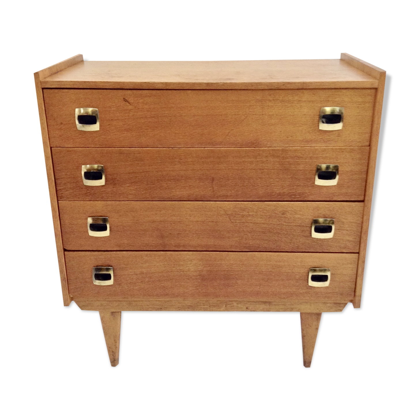 Dresser with 4 drawers