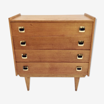 Dresser with 4 drawers