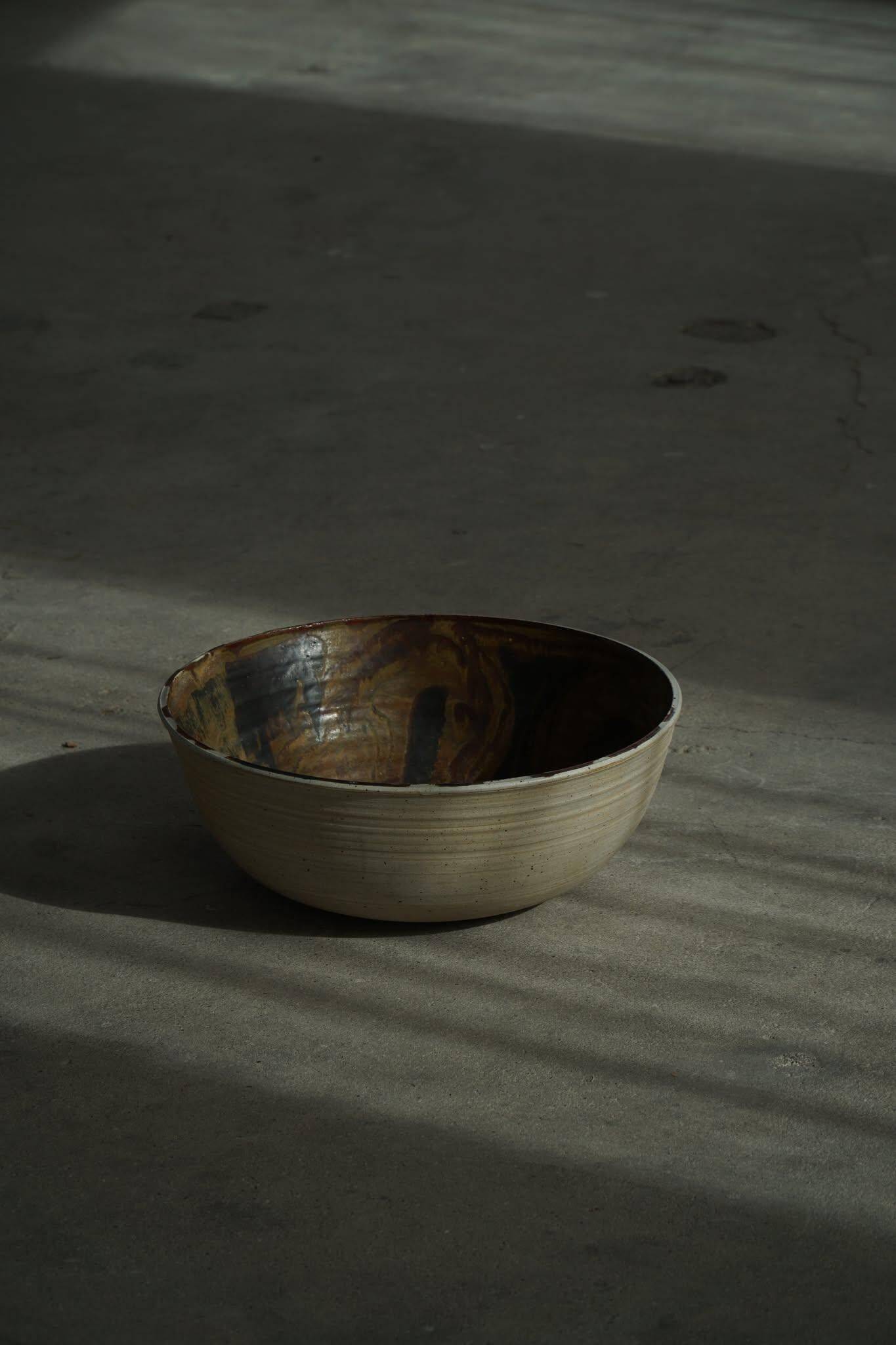 Large modern Scandinavian ceramic bowl from the mid-century by Nils Kähler, Denmark, 1979.