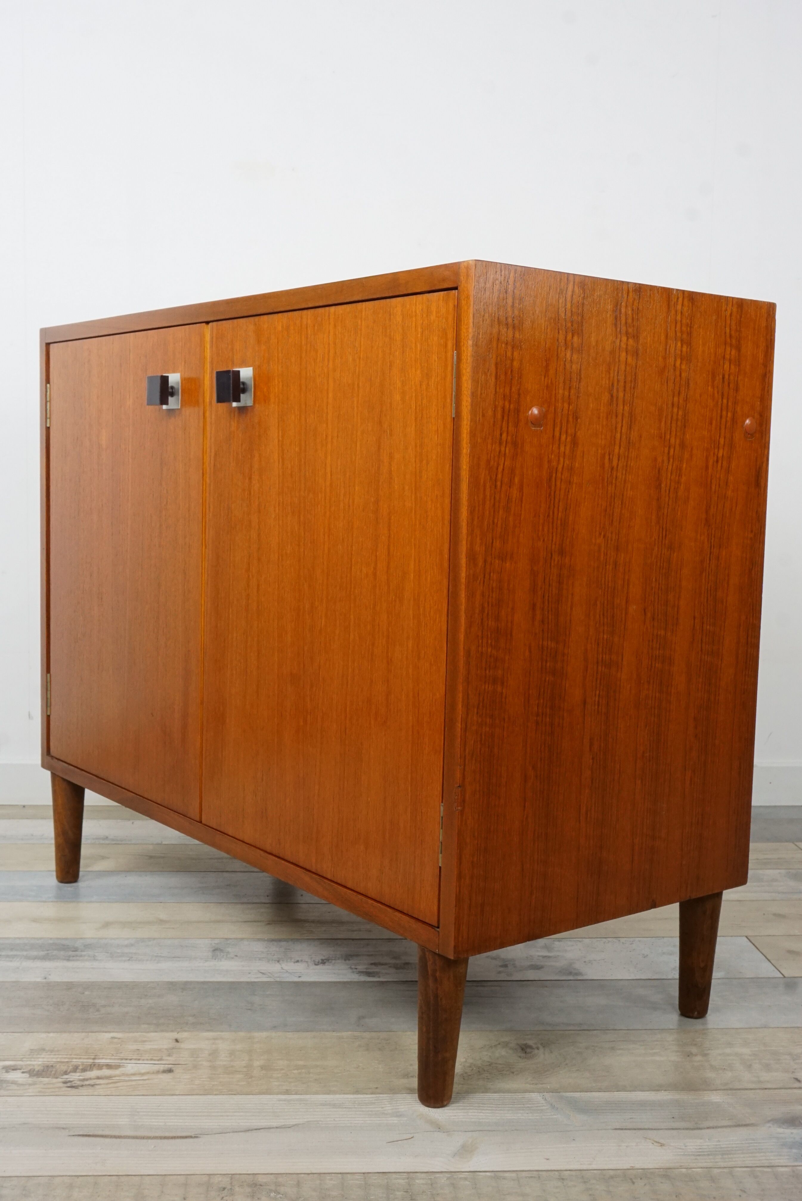 Cabinet teak design 50-60 years