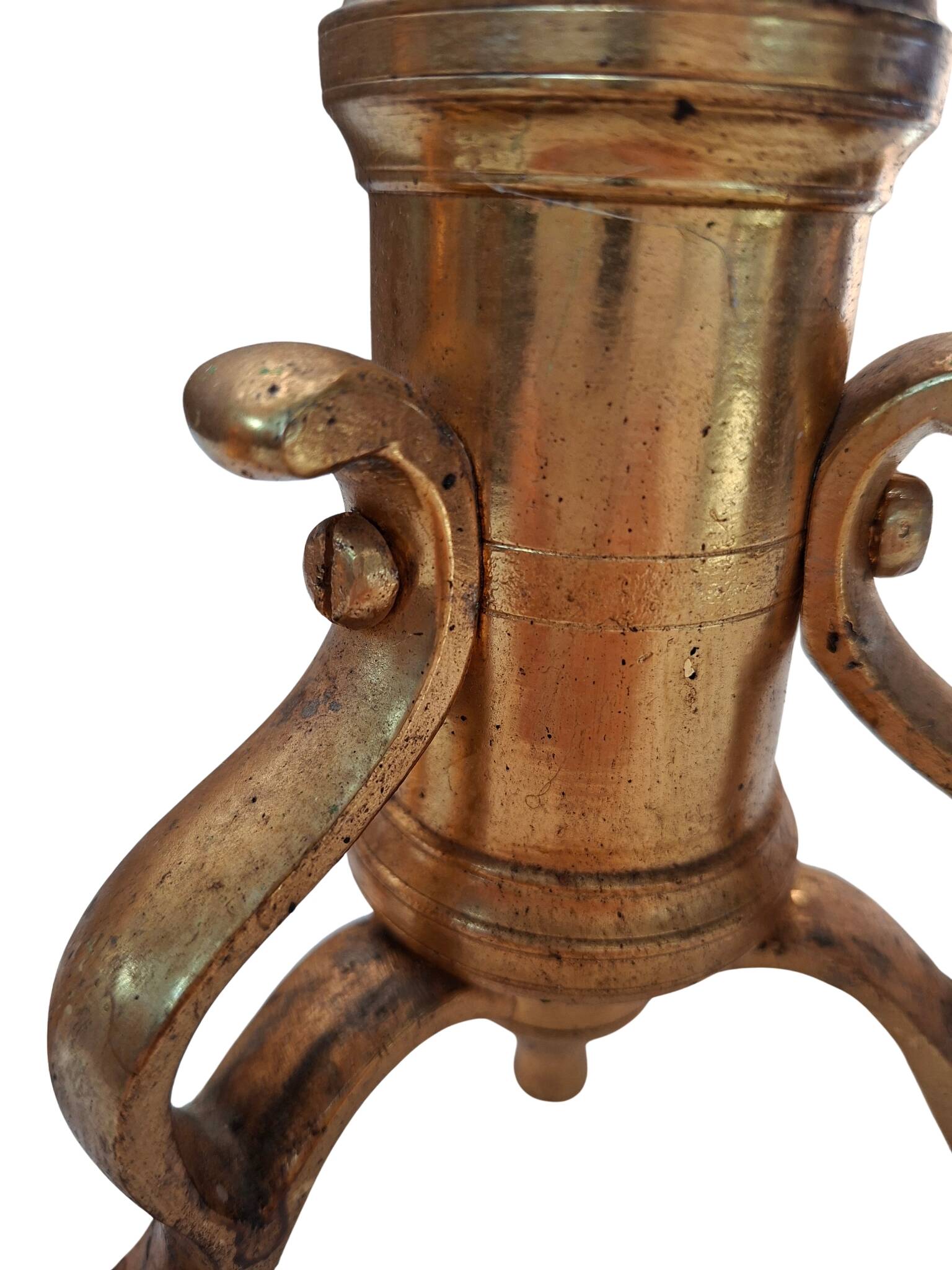 Paire de candélabres d'autel baroques