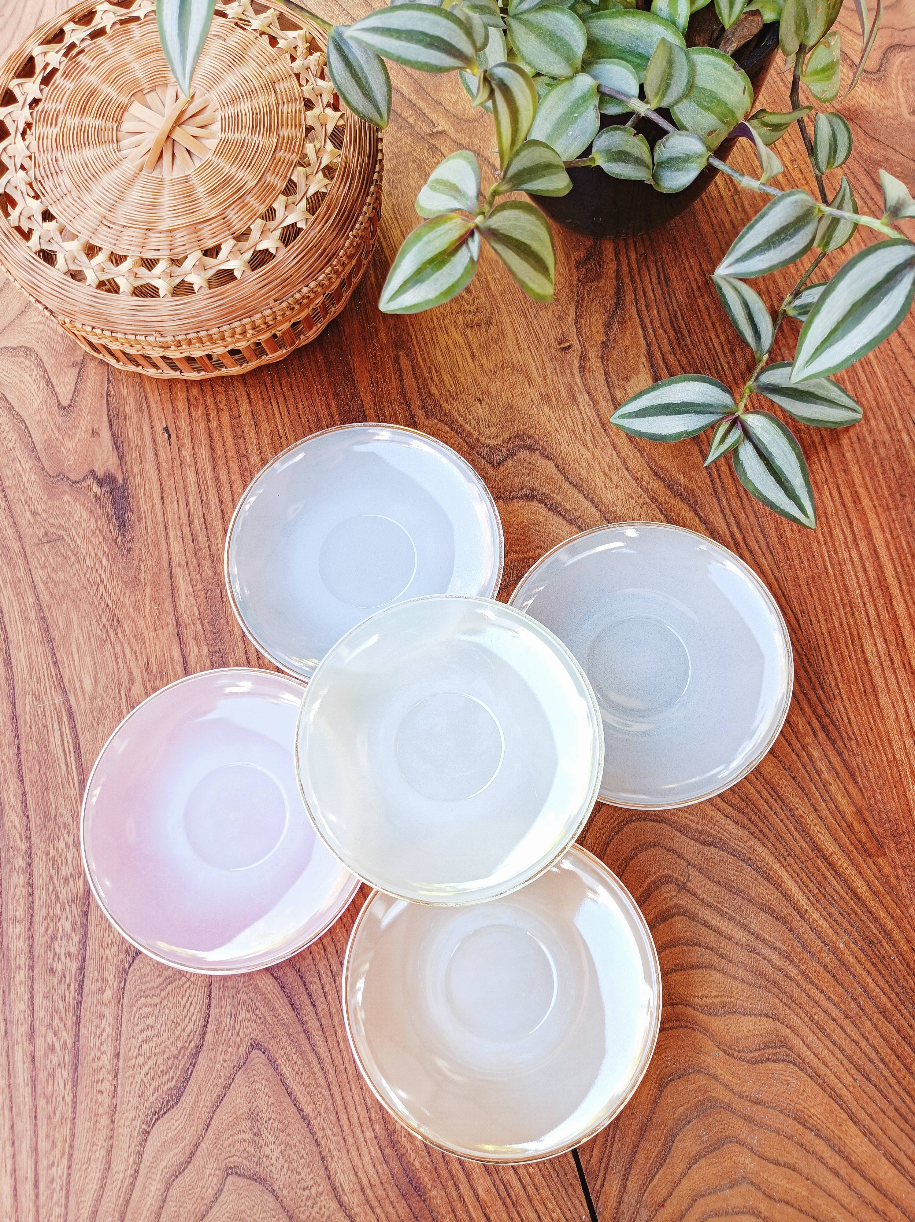 5 harlequin arcopal cups in opaline