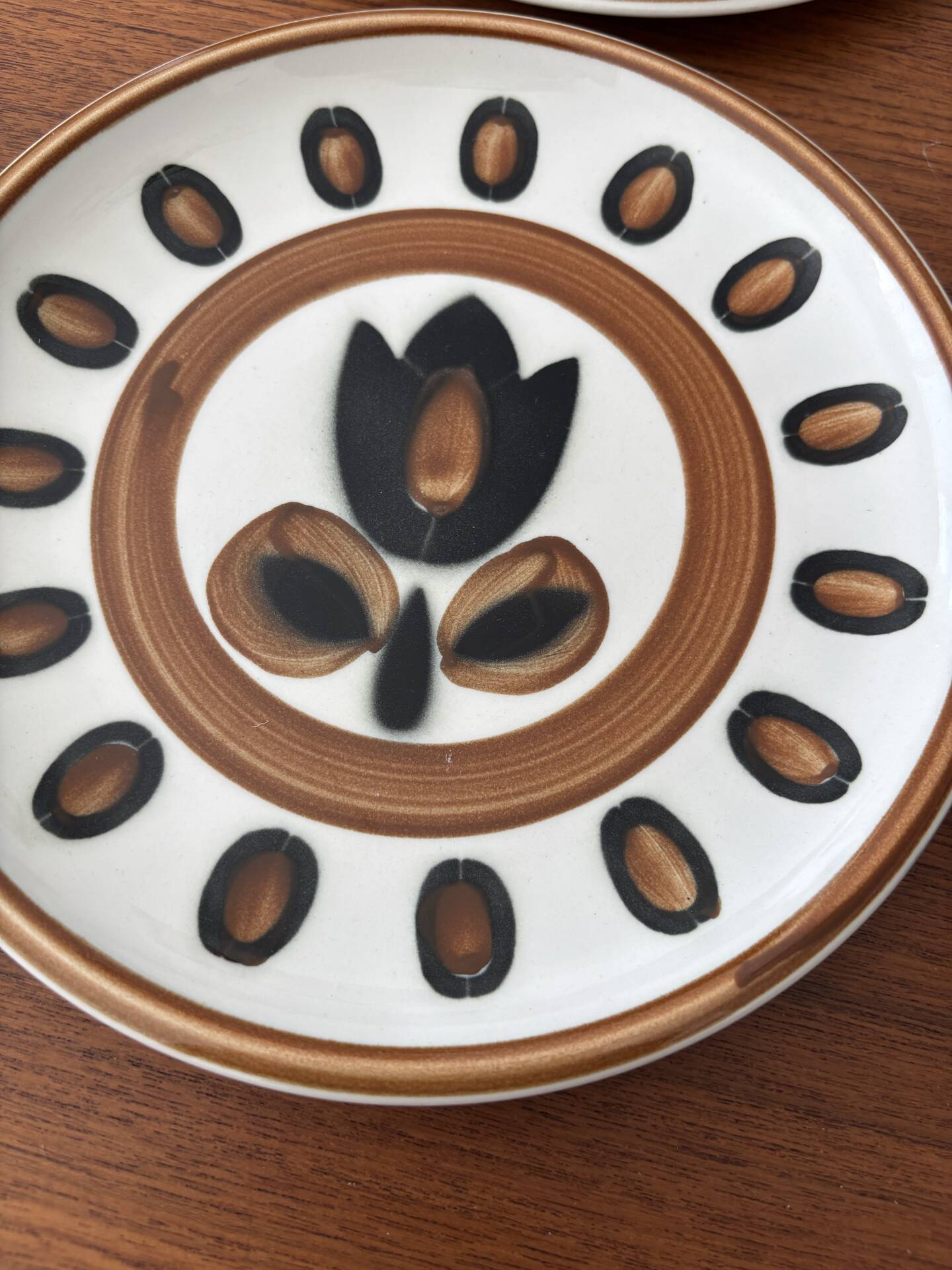 Set of 4 dessert plates Boch La Louvière model Kimono.