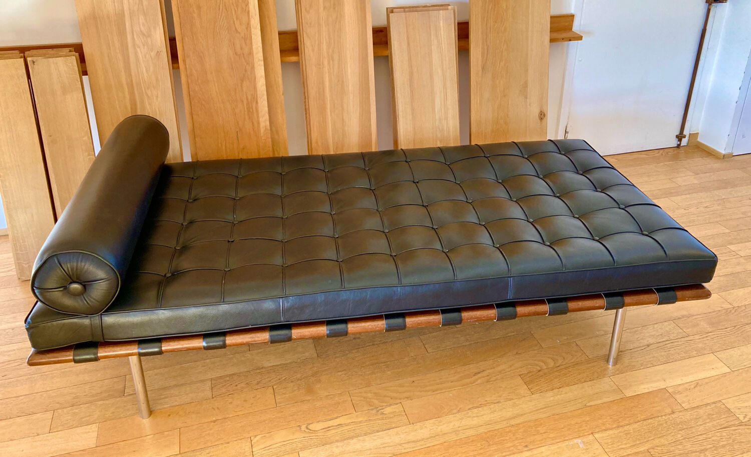 Daybed Barcelona Mies Van der Rohe daybed by Knoll
