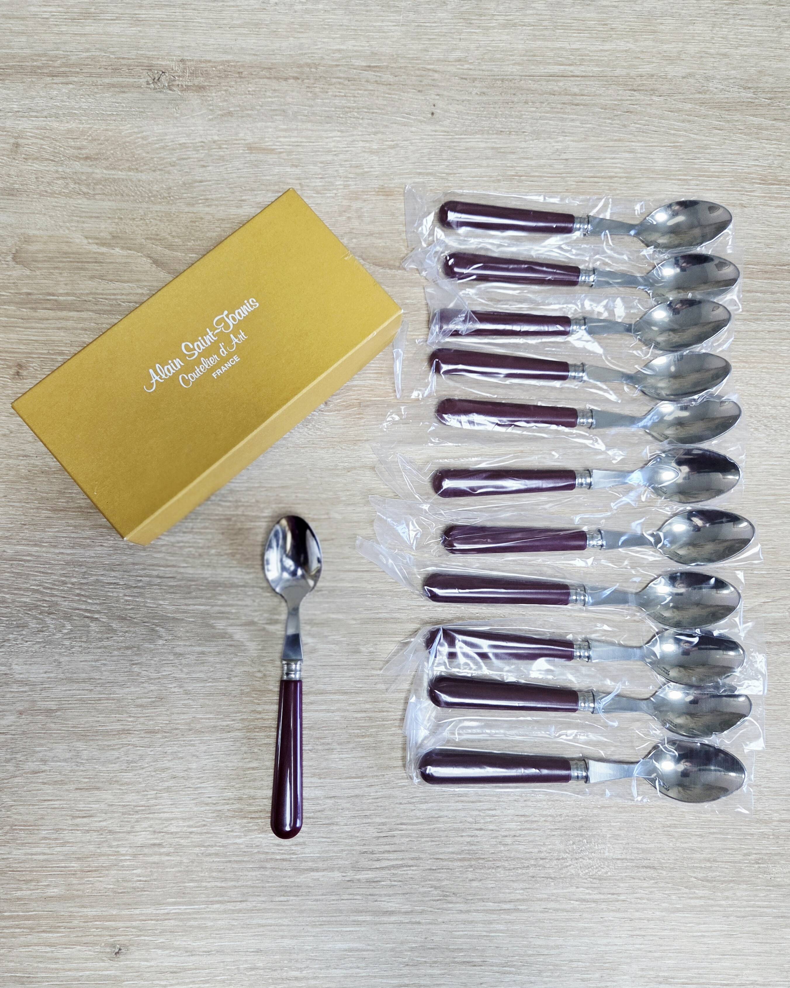 Service for 48 covers Alain Saint Joanis Bordeaux, English collection, new.