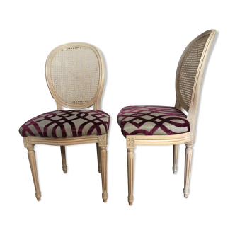 Lot de 2 chaises médaillon