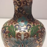 Small partitioned chinese vase