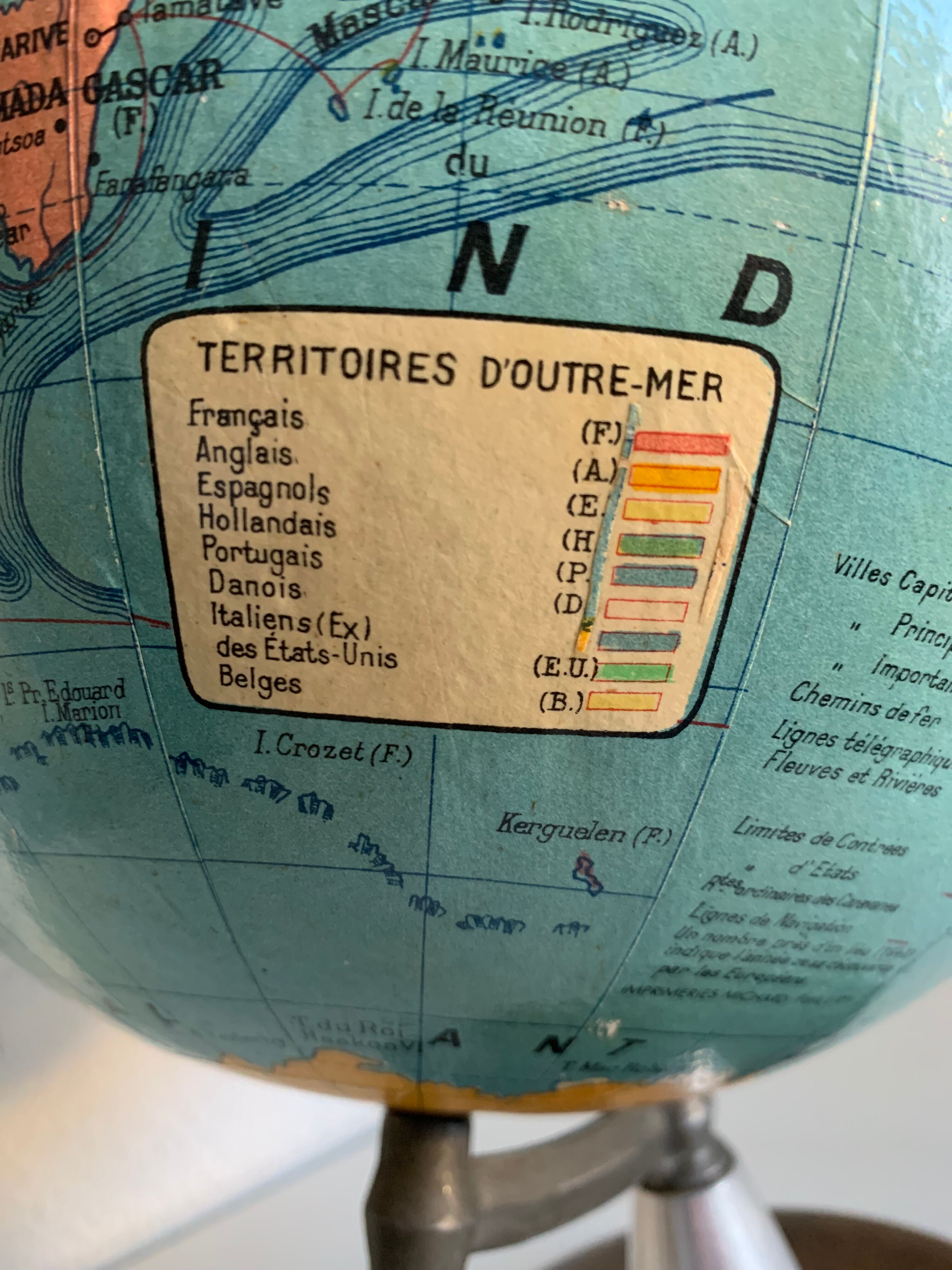 Vintage globe 1950 terrestrial wood Girard Barrère Forest - 38 cm