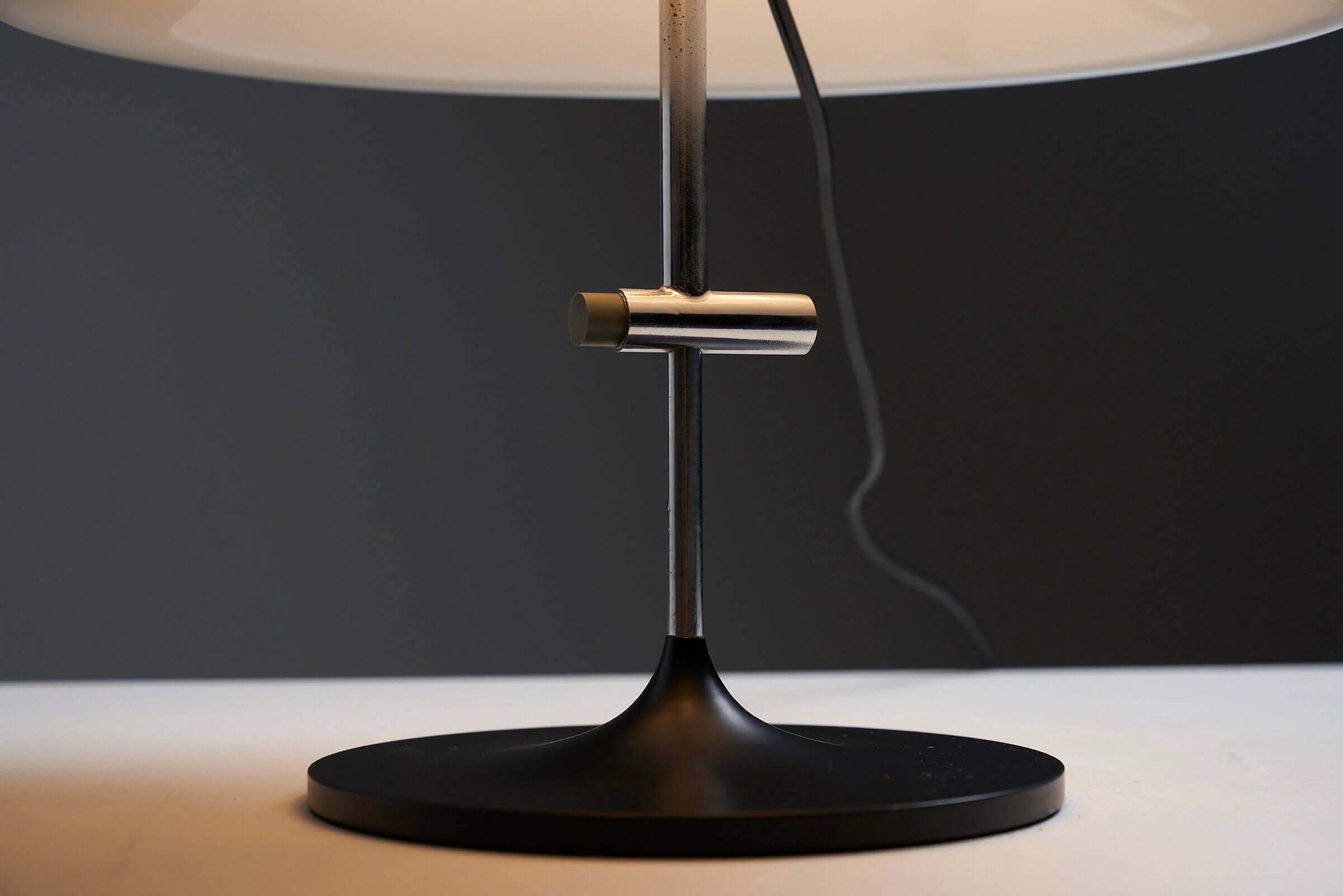 Mushroom space age table lamp by Elio Martinelli for Kontakt Leuchten