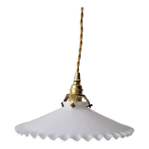 Serrated opaline suspension