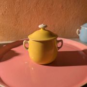 6 petits pots de crème en porcelaine de limoges avec plateau