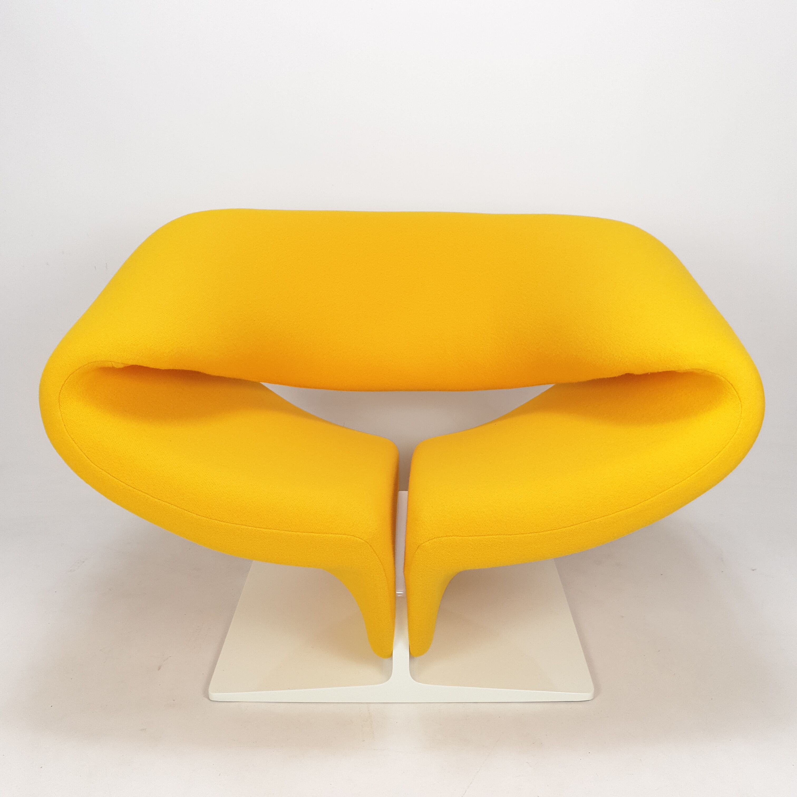 Ribbon Chair by Pierre Paulin for Artifort, 1960's