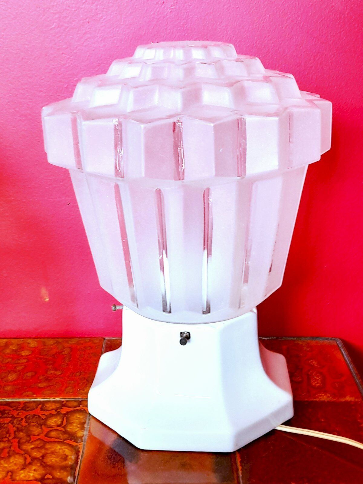 Skyscraper art deco lamp